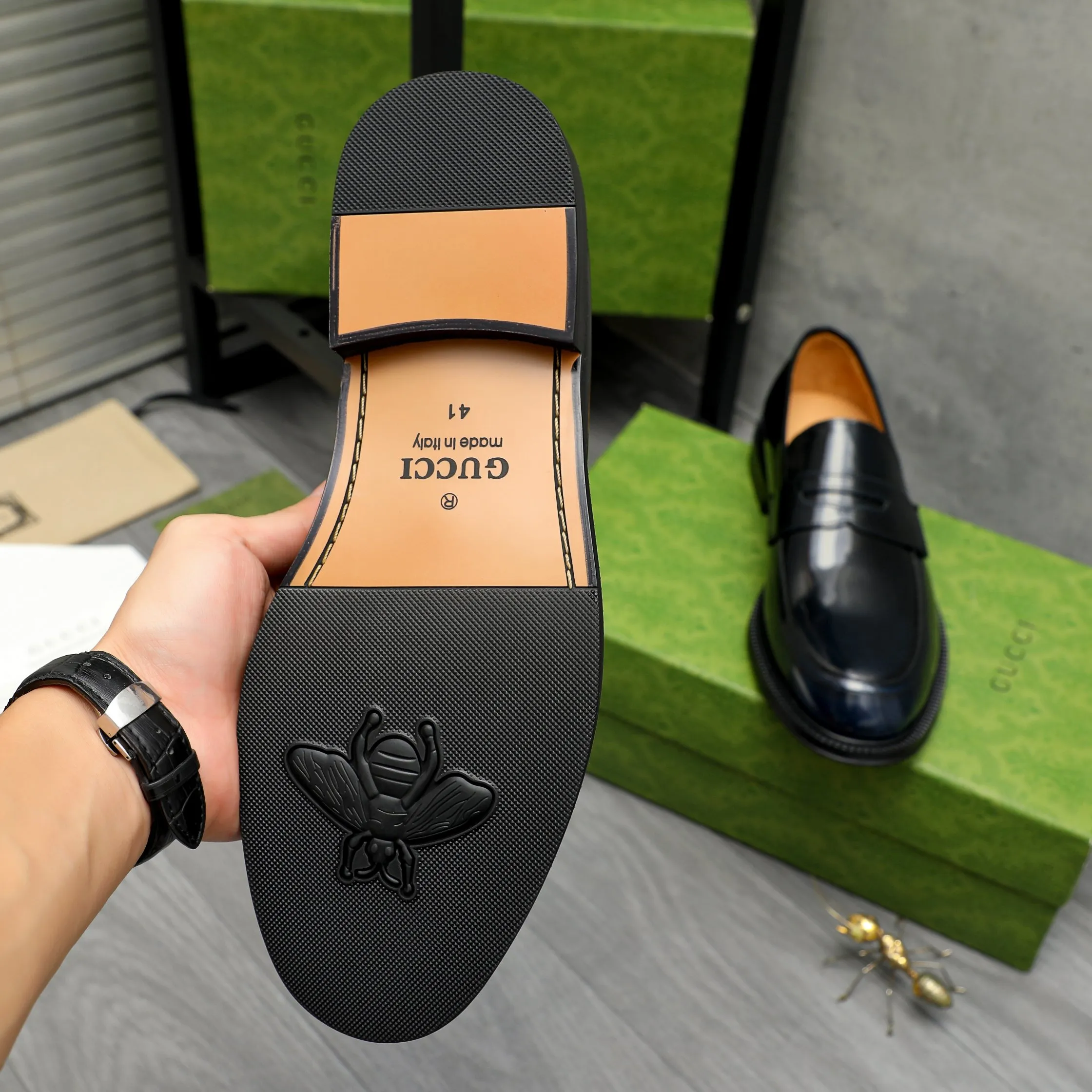 Men's shoes 💰500 Product trademark: GUCCI "Gucci" business slip-on leather shoes Regular size: 38-44 (45.46 custom-made, non-returnable) Product materials: Selected color-brushed cowhide upper, cowhide lining, original rubber outsole